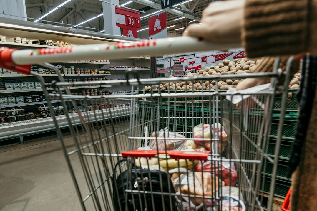 caught shoplifter in supermarket